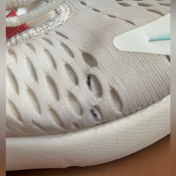 NIKE AIR MAX 270!! - Picture 7 of 8